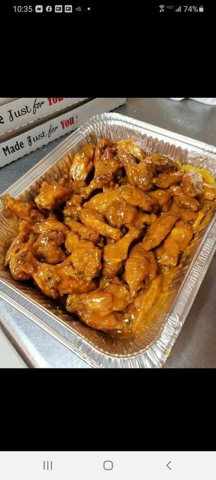 Order Regular Chicken Wings - 10 Pieces food online from Giuseppe's Pizza Shop store, Plattsburgh on bringmethat.com