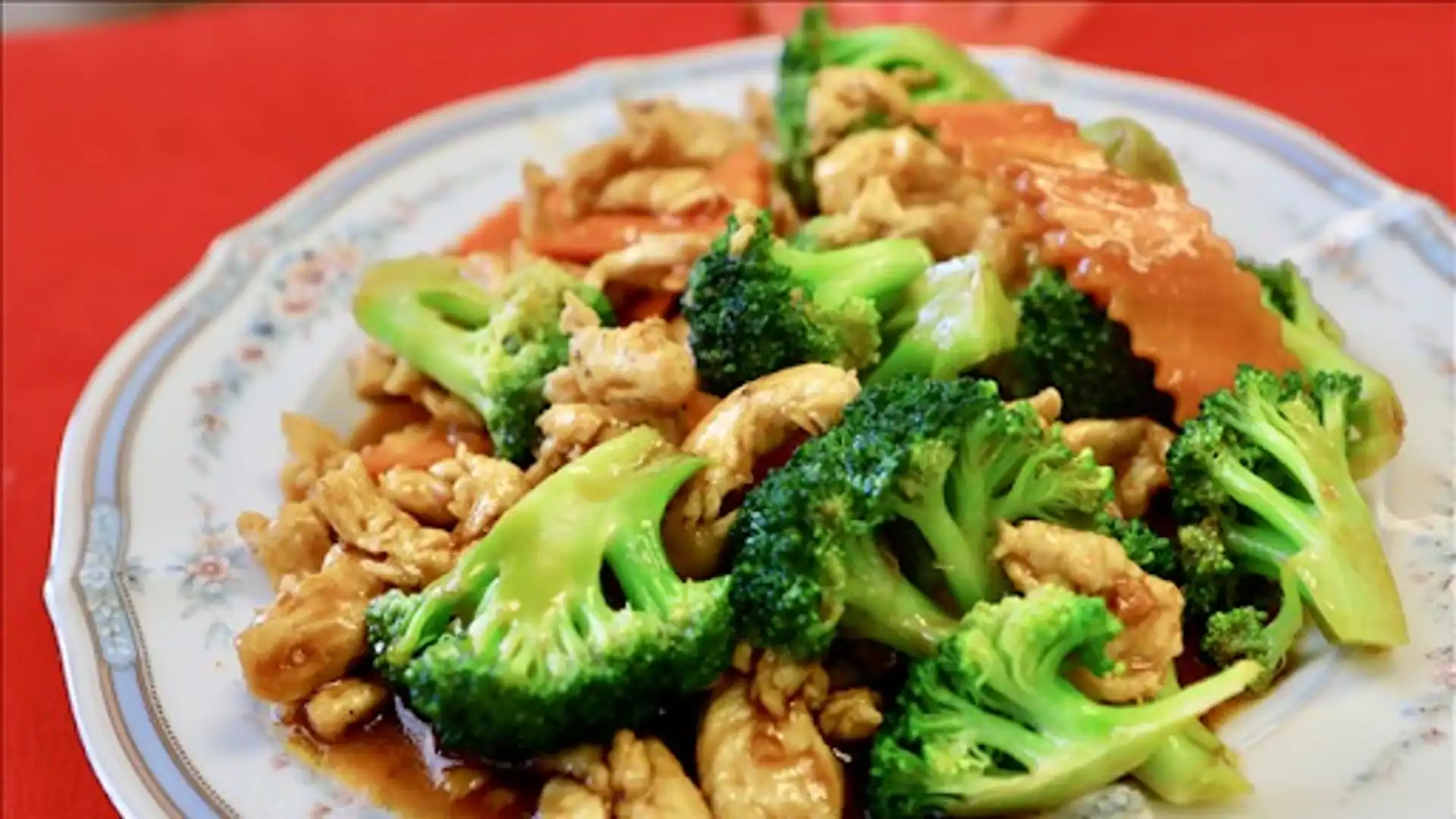 Order Broccoli Chicken food online from Yunnan Style Restaurant store, El Cerrito on bringmethat.com