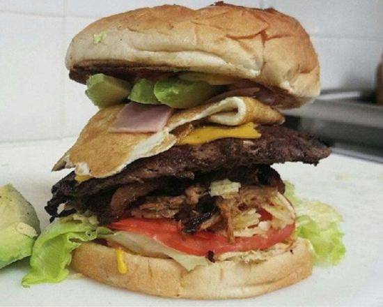 Order Mixed Burger food online from Arepamania store, New Rochelle on bringmethat.com