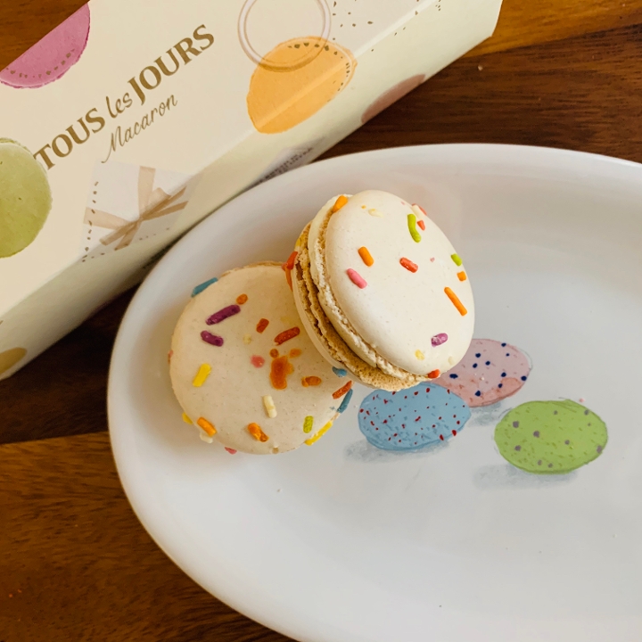 Order Birthday Cake Macaron food online from Tous Les Jours store, Natick on bringmethat.com