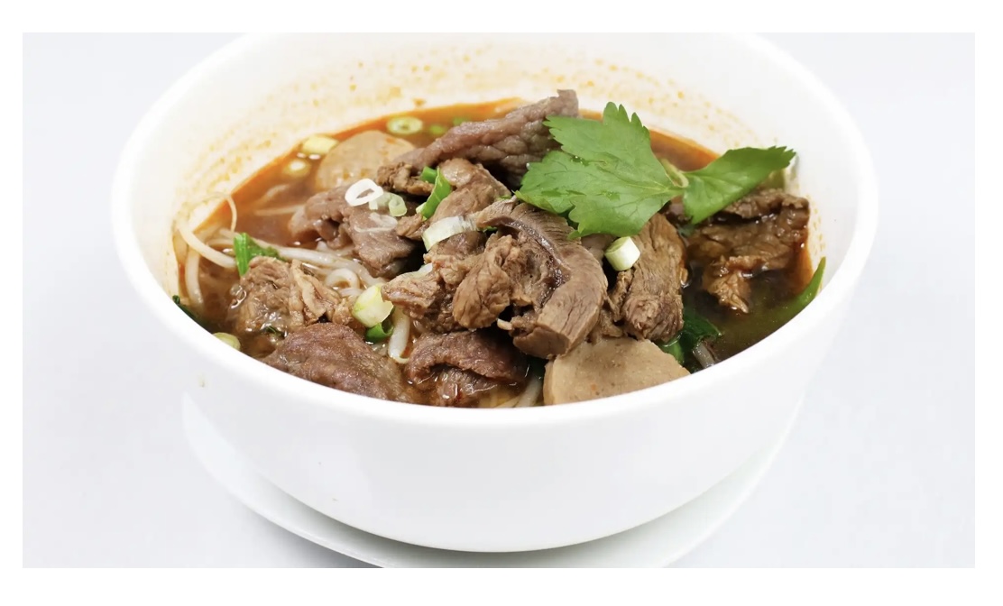 Order Beef Noodle Soup food online from Modern Thai store, San Francisco on bringmethat.com