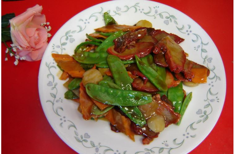 Order 46. Roast Pork with Snow Peas food online from China Garden store, Waukegan on bringmethat.com