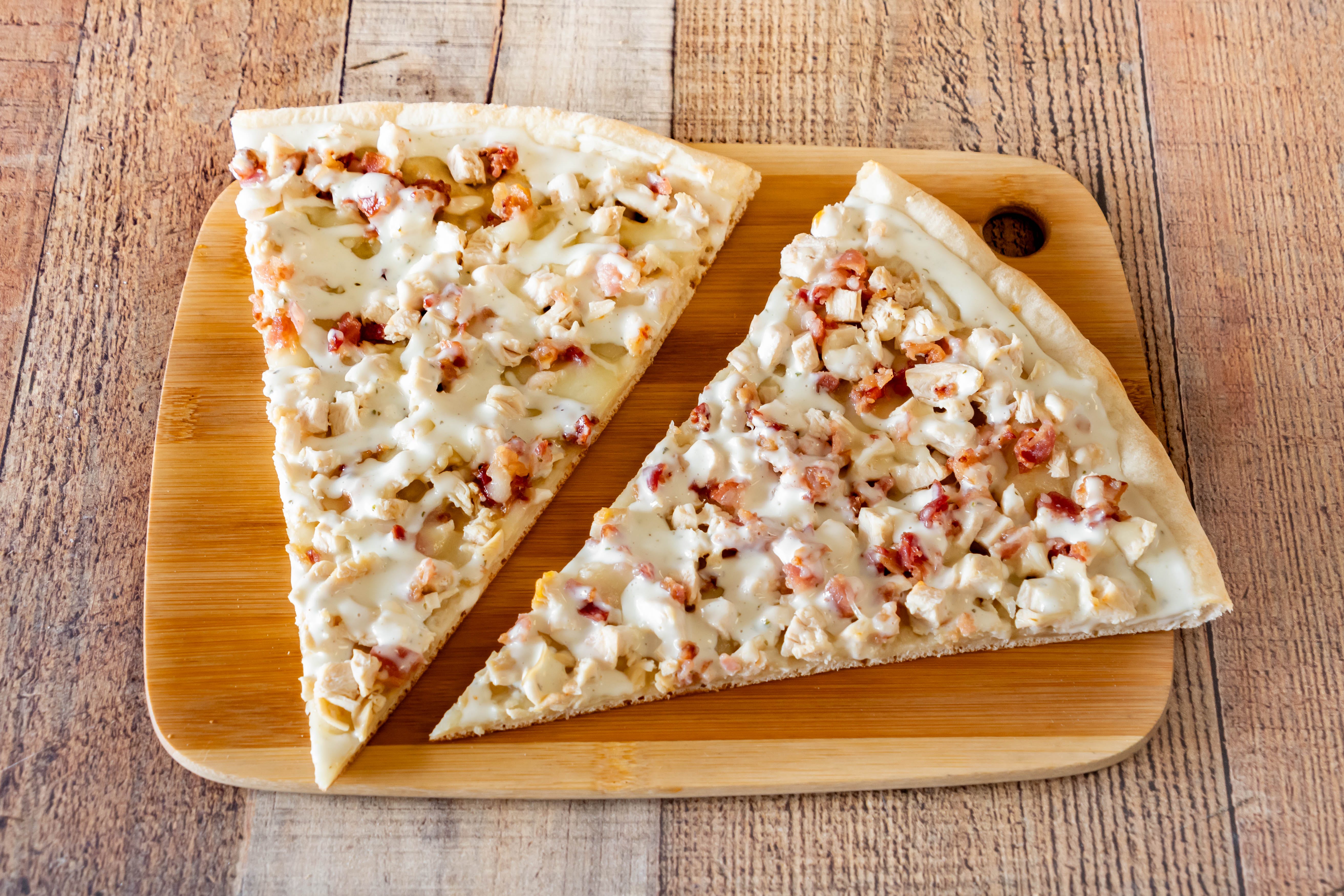 Order Chicken Bacon Ranch Pizza Slice - Slice food online from Milton's Pizza & Pasta store, Coatesville on bringmethat.com
