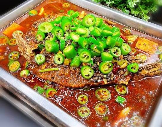 Order 藤椒鲜辣烤鱼️️️樂BBQ Whole Fish W/ Chili Pepper food online from Fashion Wok store, Sunnyvale on bringmethat.com
