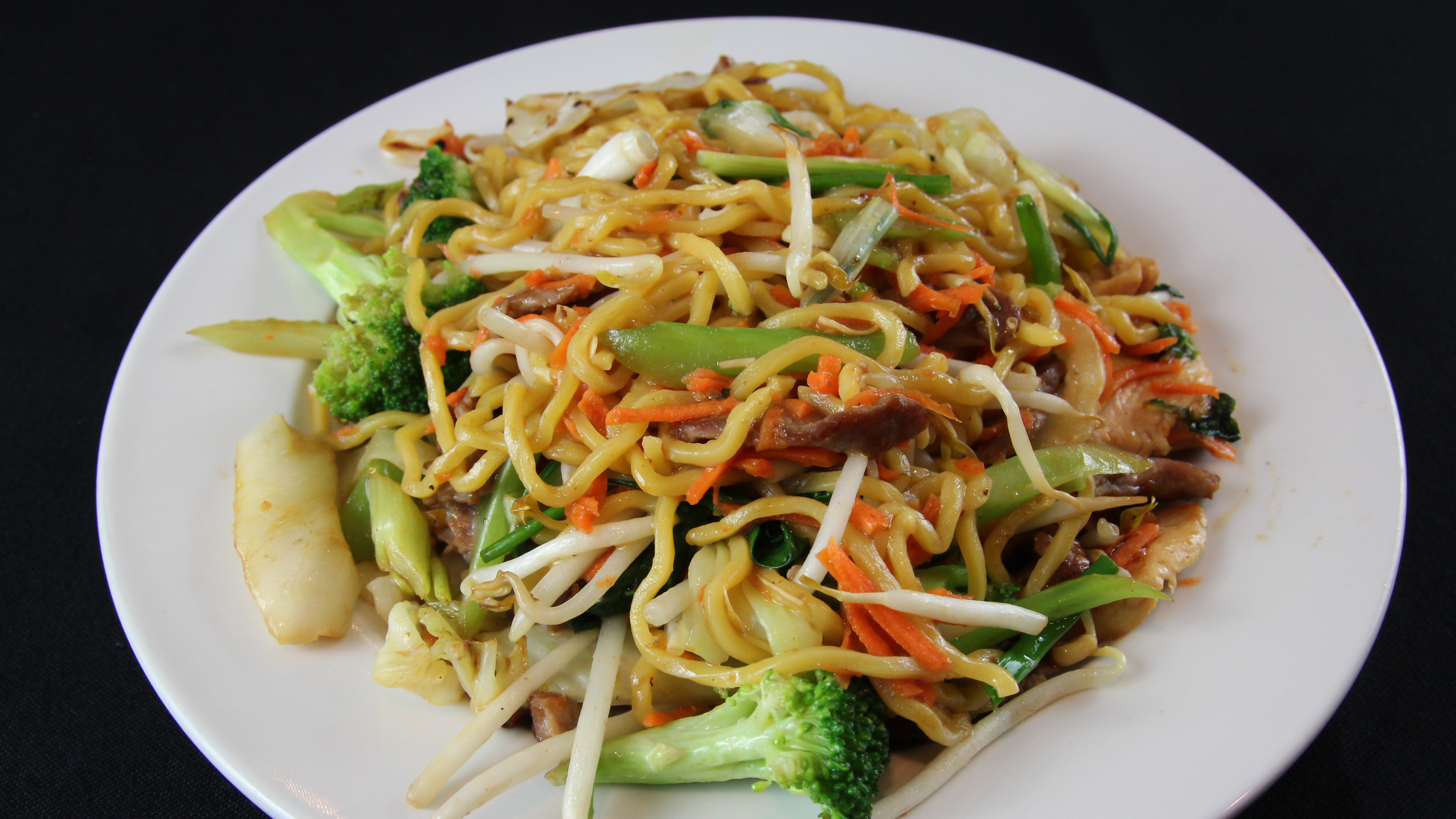 Order Noodle Combo food online from Basil Thai Cafe store, Columbus on bringmethat.com