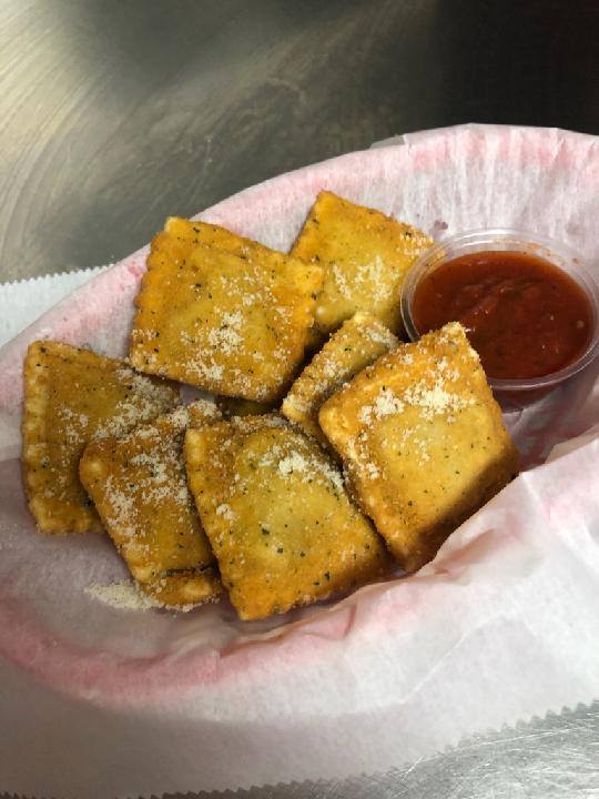 Order Fried Ravioli food online from Kikkers Bar And Grill store, Council Bluffs on bringmethat.com