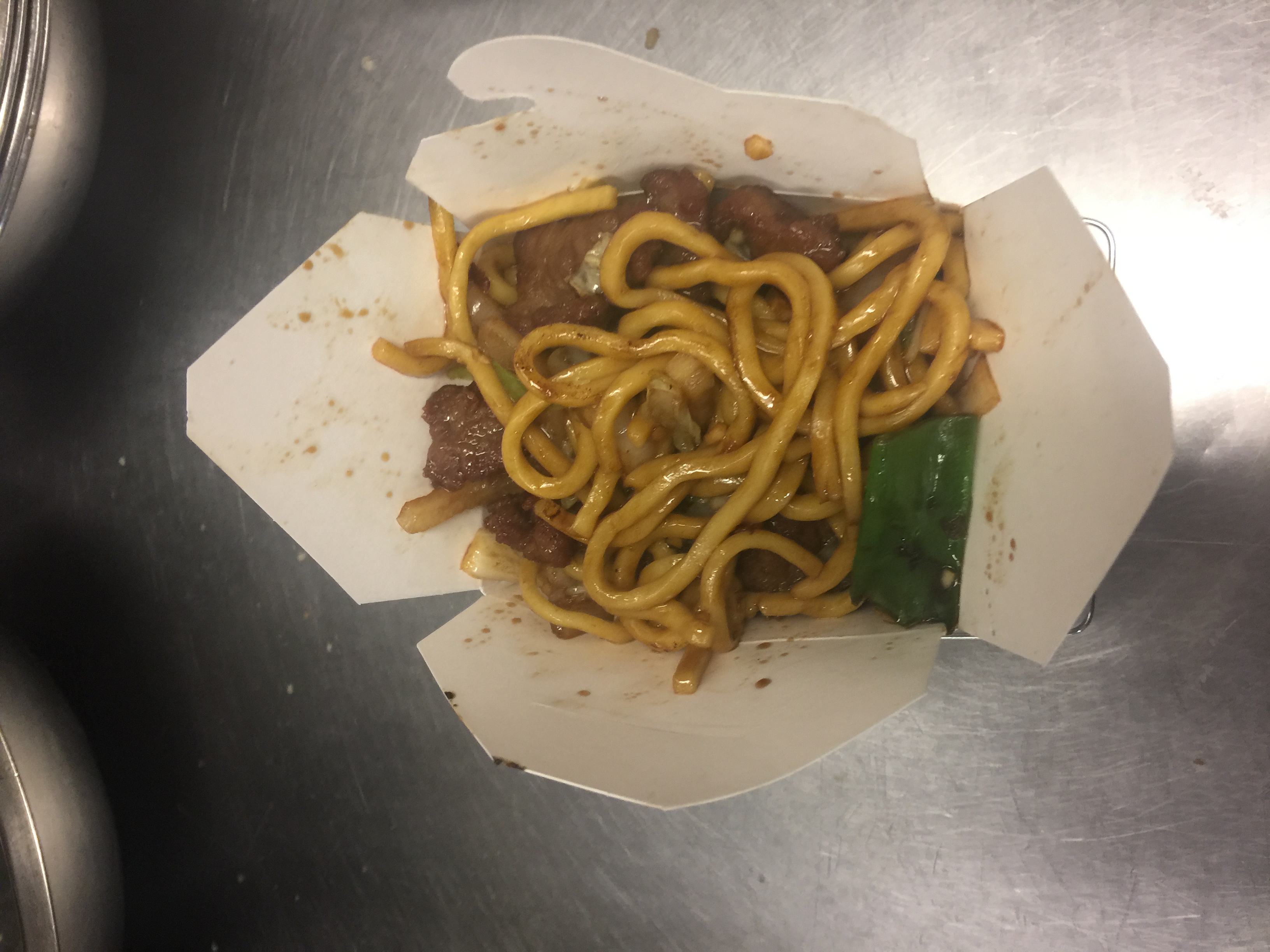 Order Beef Lo Mein food online from New China Cafe store, Moline on bringmethat.com