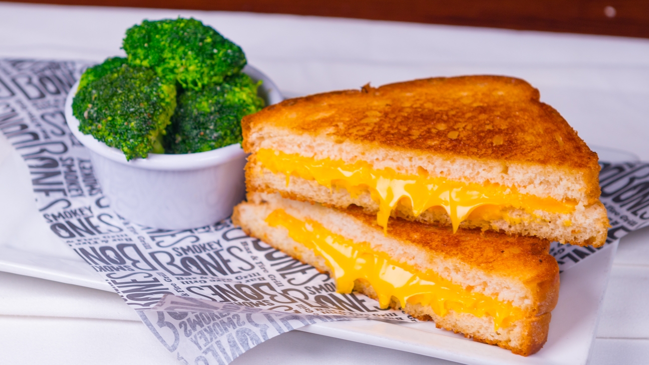 Order Kid's Grilled Cheese food online from Smokey Bones Barbeque & Grill store, Grove City on bringmethat.com