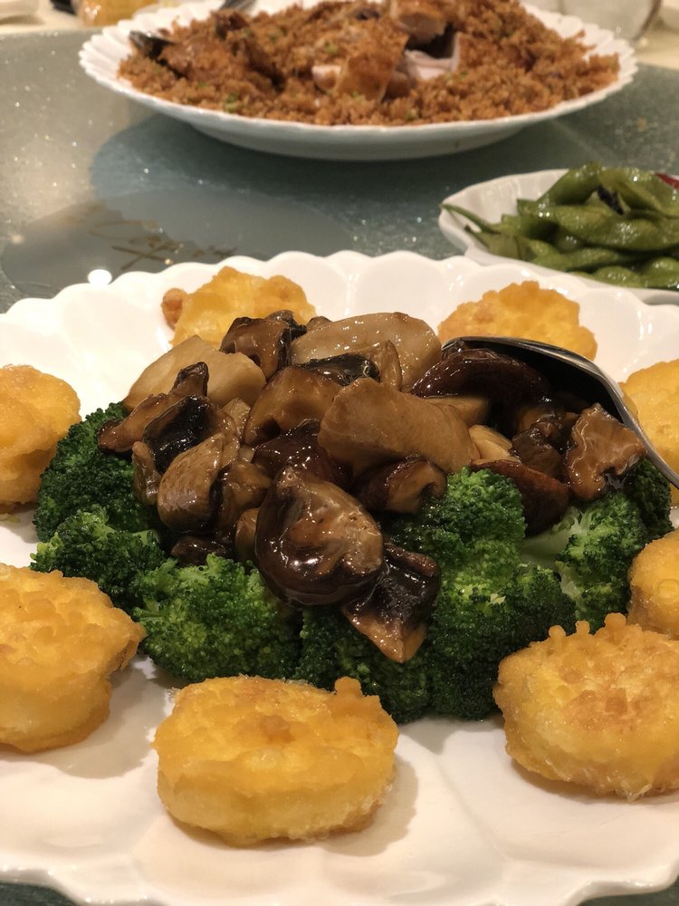 Order Crispy Tofu with Assorted Mushrooms food online from Capital Seafood store, Beverly Hills on bringmethat.com