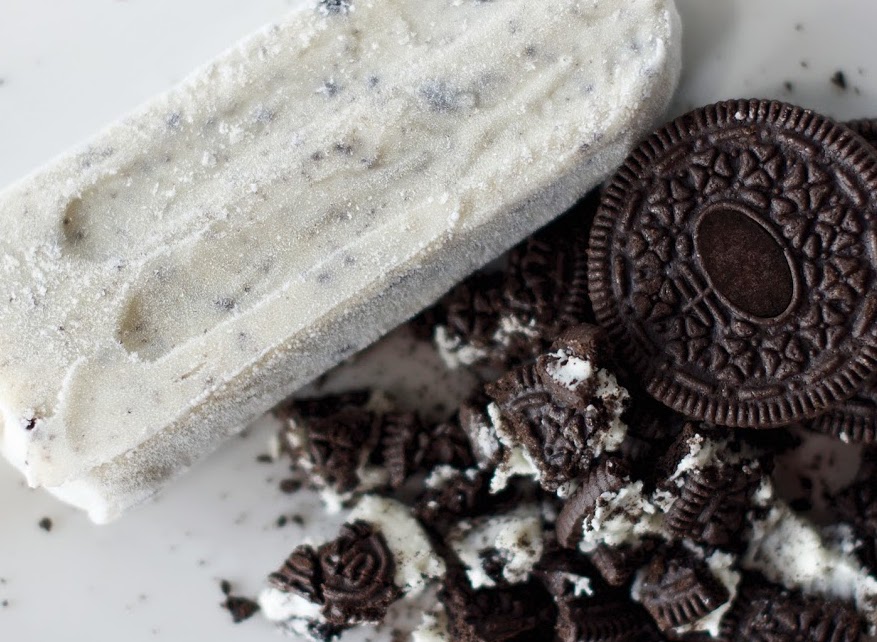 Order Cookies and Cream Pop food online from Frios Gourmet Pops store, Rome on bringmethat.com