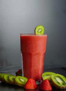 Order Kiwi Strawberry Smoothie food online from Goodlyfe store, Belleville on bringmethat.com