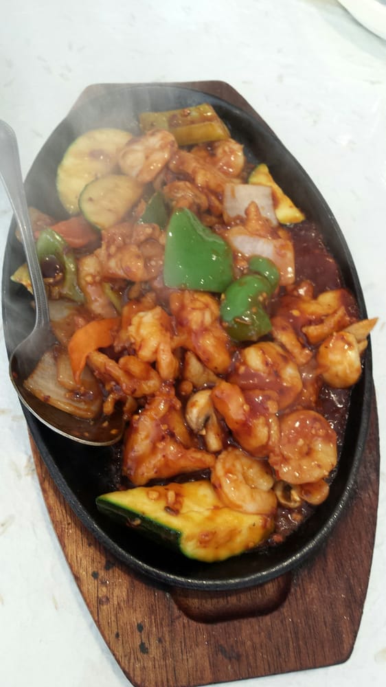 Order Hunan Chicken and Prawn Platter food online from Chang's kitchen store, San Francisco on bringmethat.com