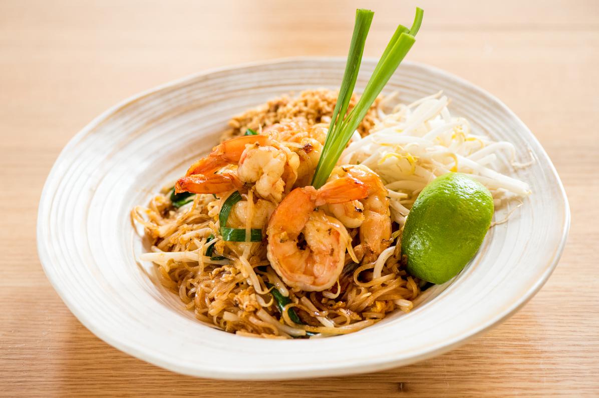 Order Pad Thai Noodle food online from Thep Thai Restaurant store, New York on bringmethat.com