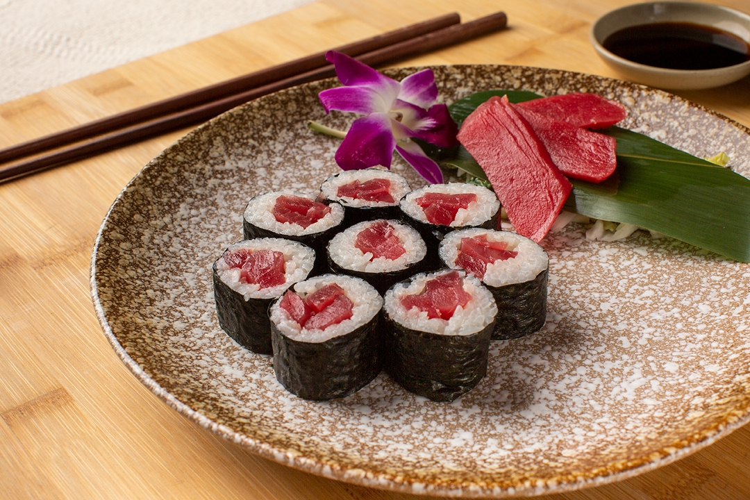 Order Tuna Roll food online from Yamachen Sushi store, Yorktown on bringmethat.com