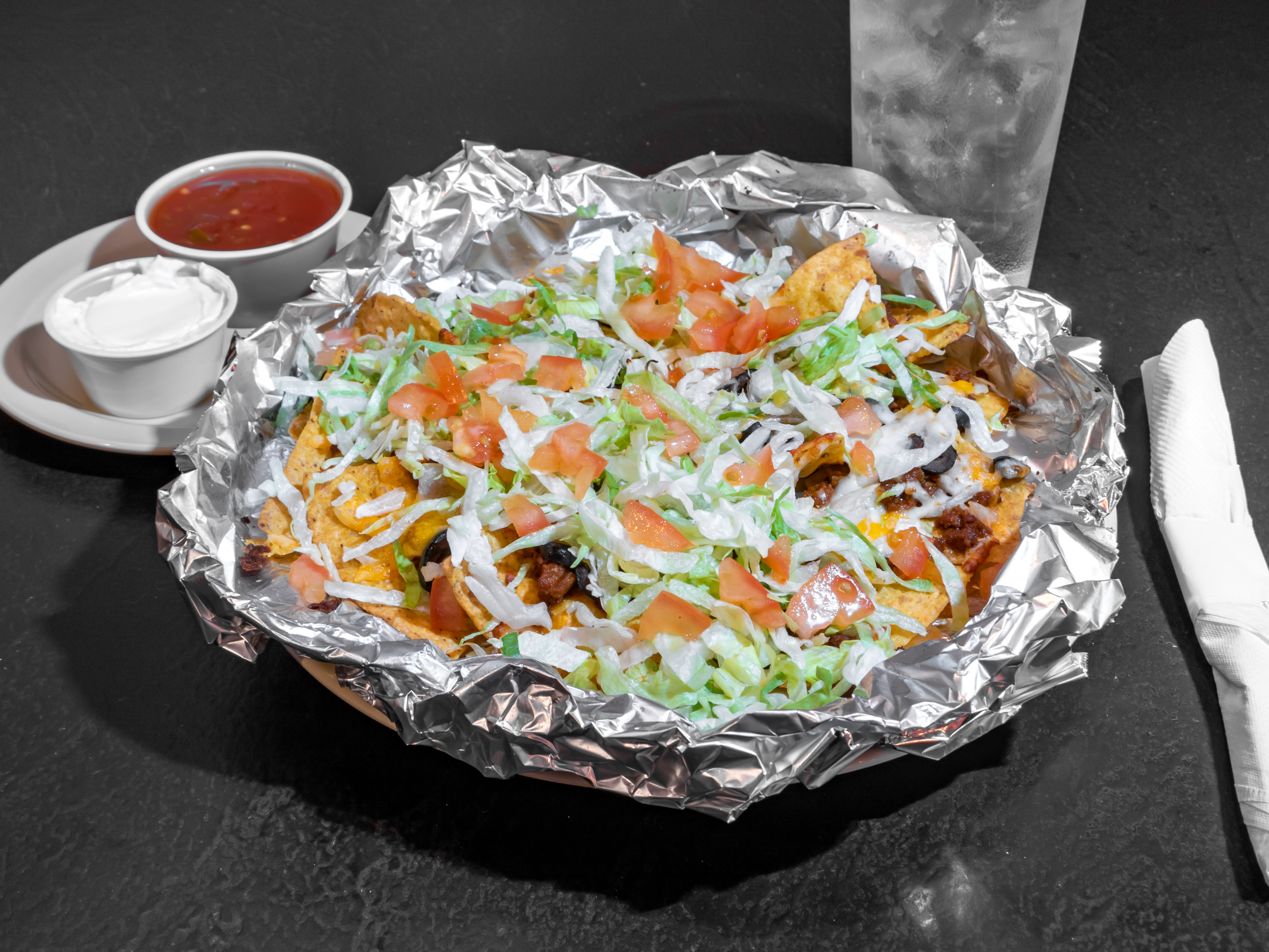 Order Nachos Supreme  food online from Mancinos Pizza & Grinders store, Fond Du Lac on bringmethat.com