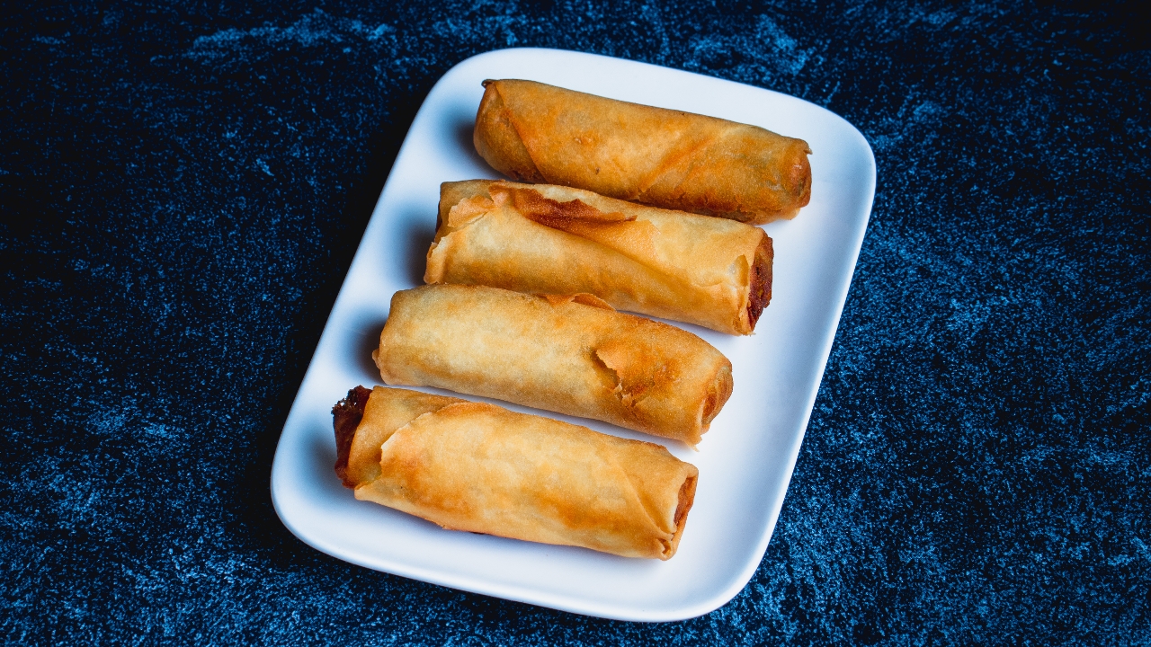 Order Egg Roll food online from Bento & Noodles store, Chula Vista on bringmethat.com