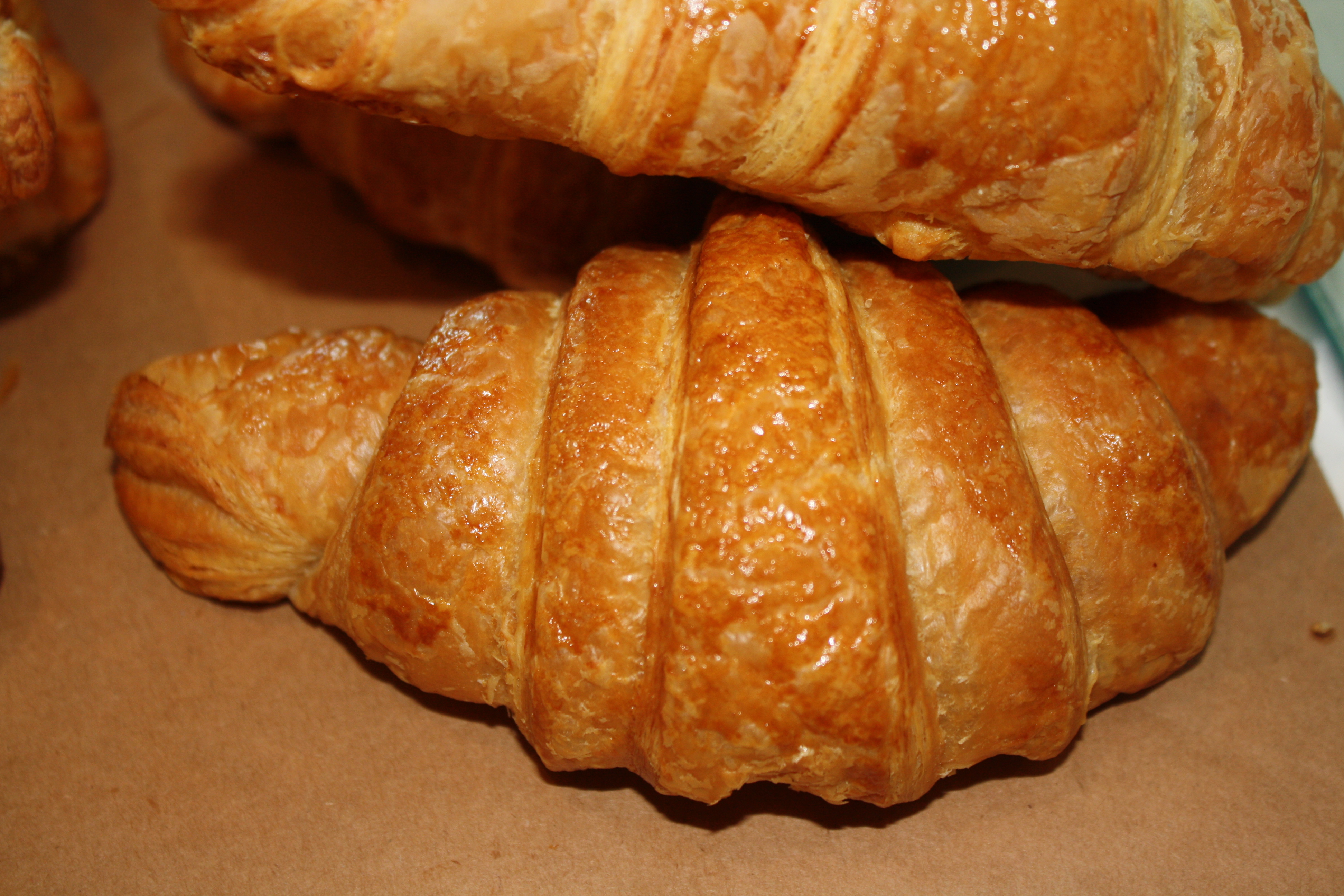 Order Plain Croissant food online from Amandine Patisserie Cafe store, Los Angeles on bringmethat.com