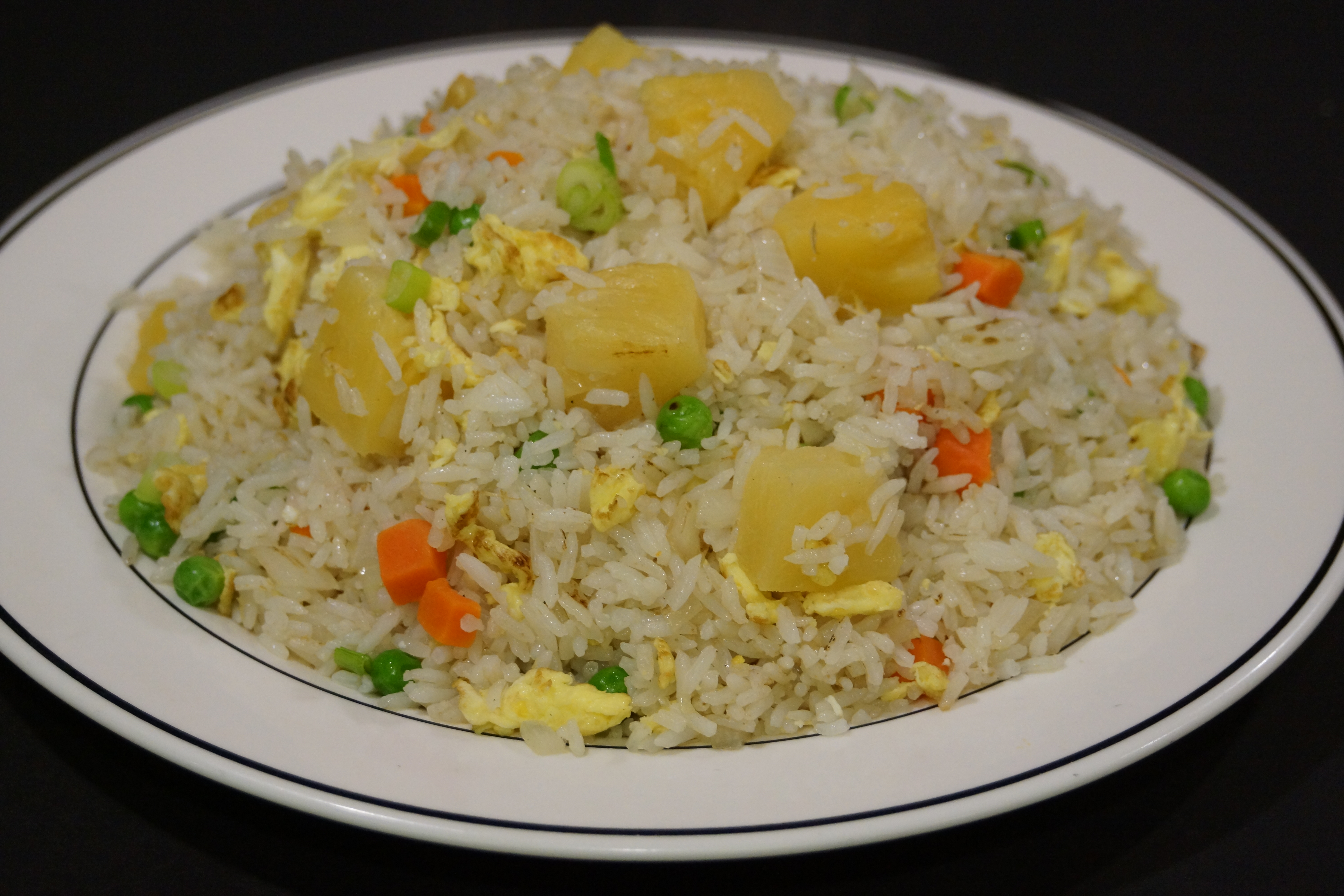 Order 93. Pineapple Fried Rice food online from Mandarin Chinese Cuisine store, Covina on bringmethat.com