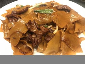 Order 148. Beef Chow Fun 干炒牛河 food online from Jade Garden store, Lawrence on bringmethat.com