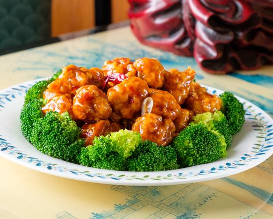 Order 4. General Tso's Chicken food online from King Wok Restaurant store, Philadelphia on bringmethat.com