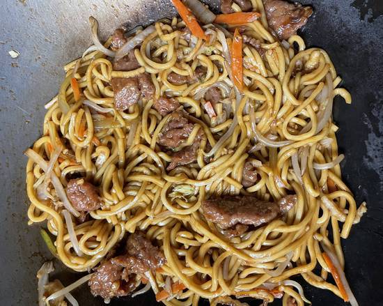 Order 68. Beef Lo Mein food online from China Fun 88 store, Bayonne on bringmethat.com