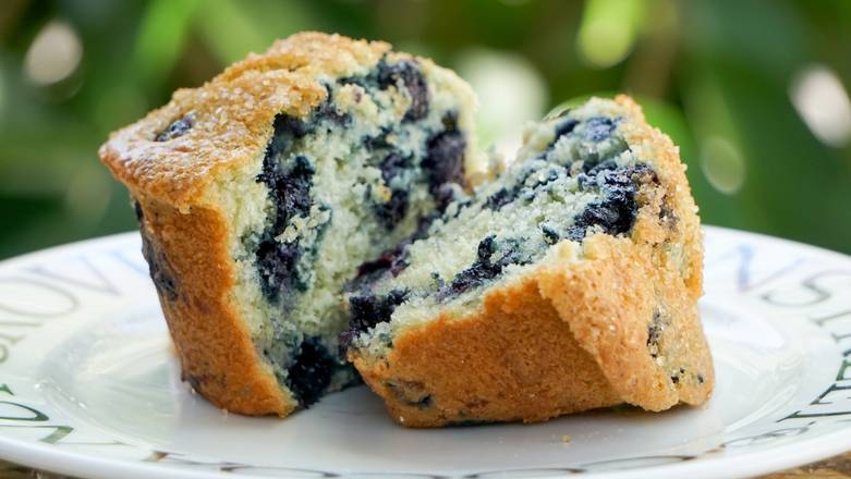 Order BLUEBERRY MUFFIN food online from Greenstreet store, Coconut Grove on bringmethat.com