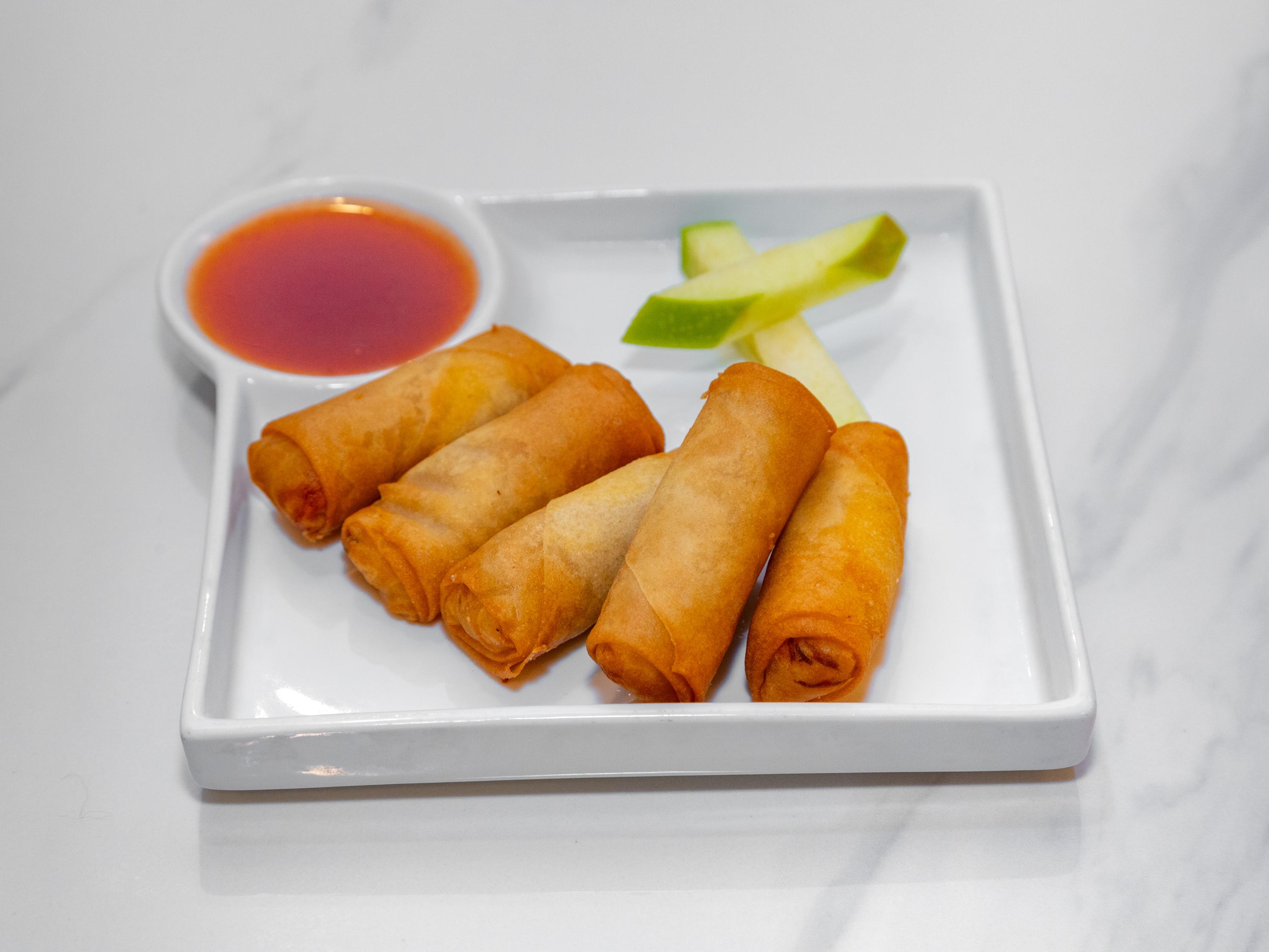 Order Thai Spring Rolls food online from Siwa Thai Restaurant store, Woodbridge on bringmethat.com