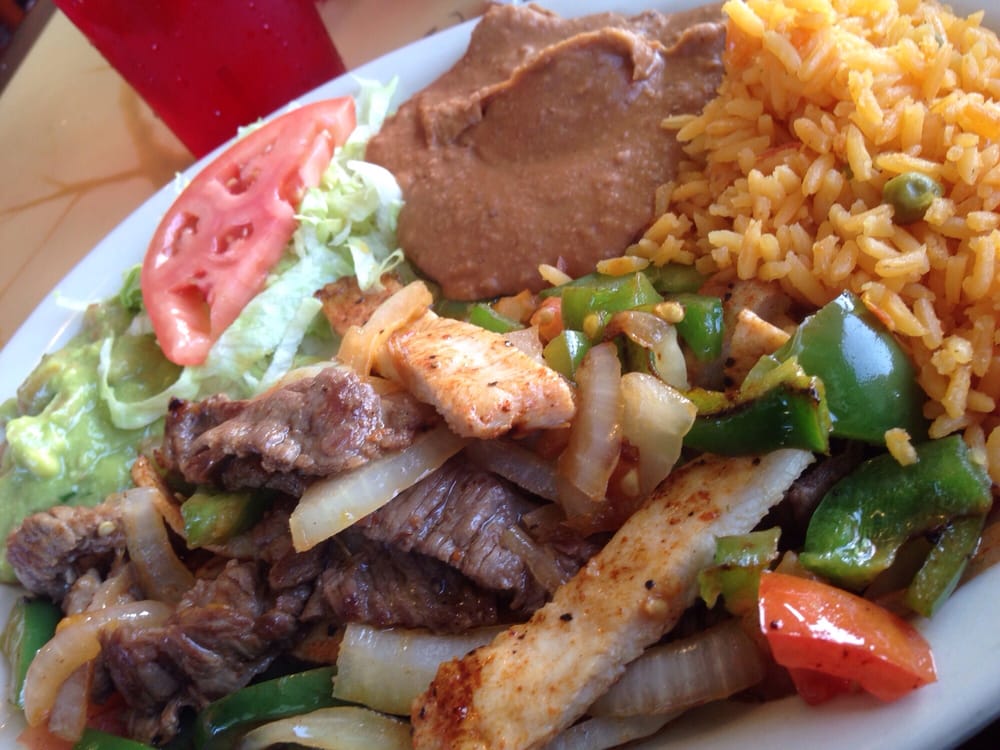 Order 15. Mixed Fajitas food online from Valle's Mexican Restaurant & Bar store, Waco on bringmethat.com