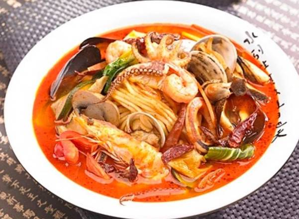 Order Spicy Seafood Noodle Soup 해물 짬뽕 food online from Tree Garden store, Houston on bringmethat.com