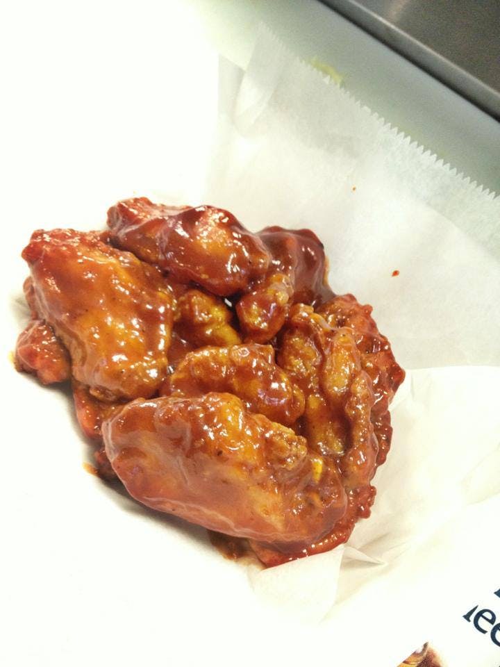 Order Wings - 10 Pieces food online from Driftwood Pizza & Sub store, Marathon on bringmethat.com
