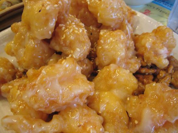 Order F1. Honey Walnut Chicken 蜜汁核桃鸡 food online from Jade Restaurant & Lounge store, Seattle on bringmethat.com