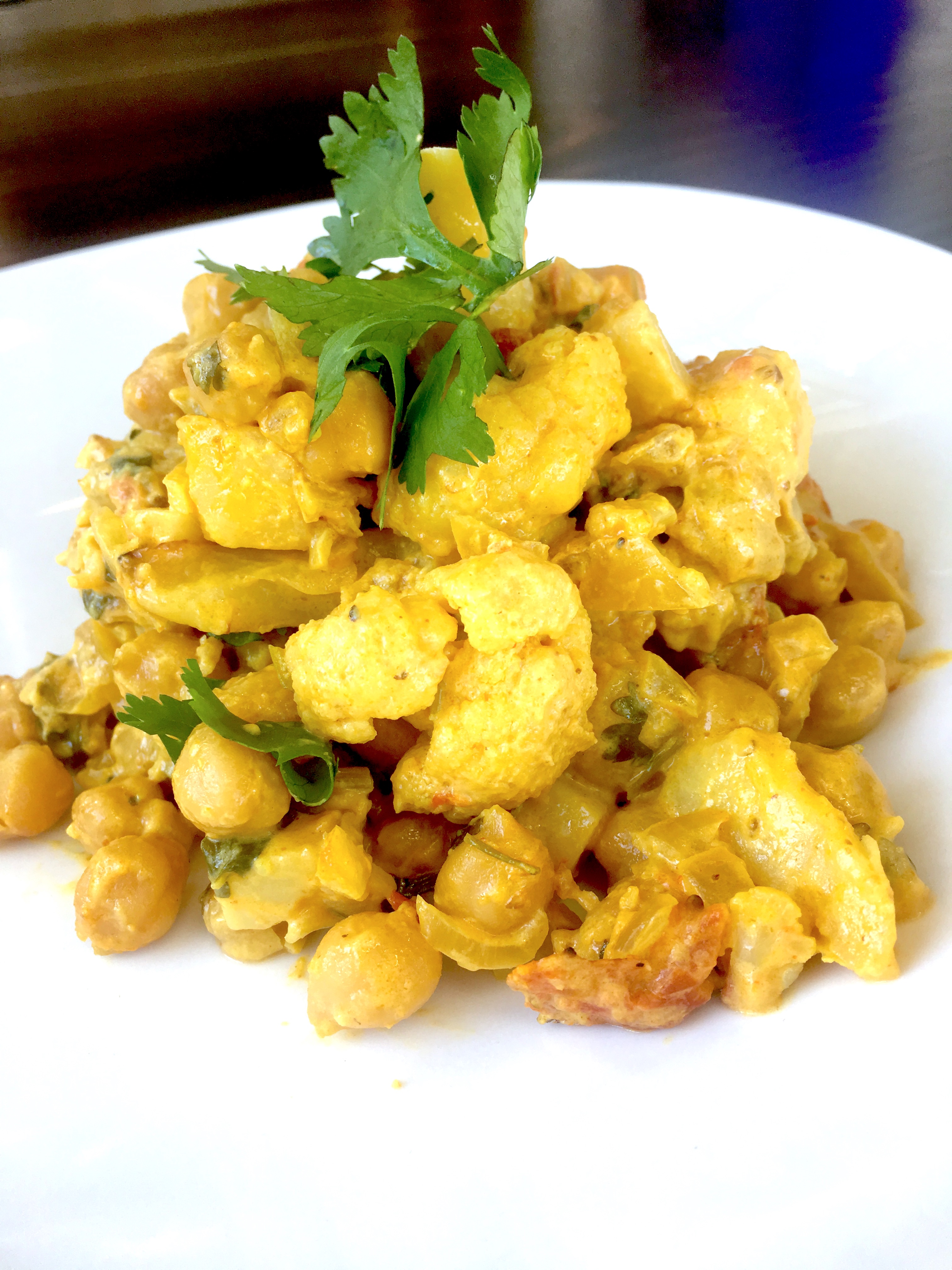 Order Chickpea Cauliflower Curry Plate food online from Soup Du Jour store, San Diego on bringmethat.com