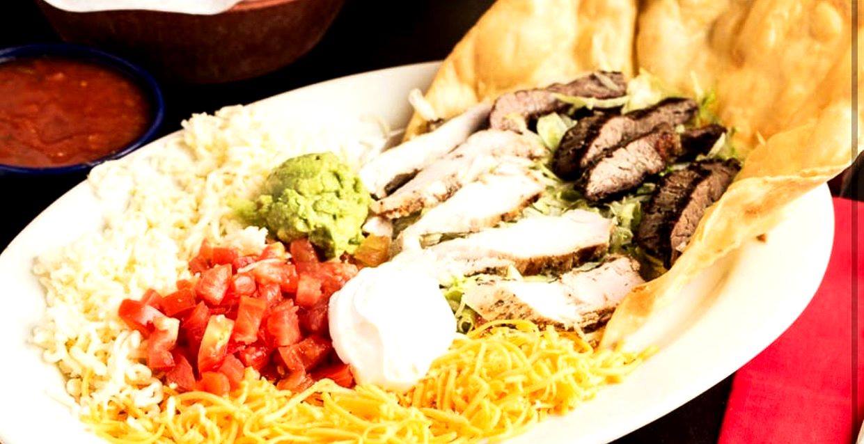Order Fajita Salad food online from Cafe Del Rio store, Lufkin on bringmethat.com