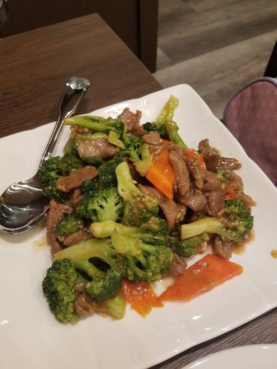 Order Beef with Broccoli food online from China village Restaurant store, Santa Rosa on bringmethat.com