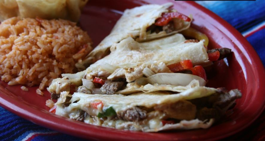 Order Fajitas Quesadilla Dinner food online from El Sombrero store, Gainesville on bringmethat.com
