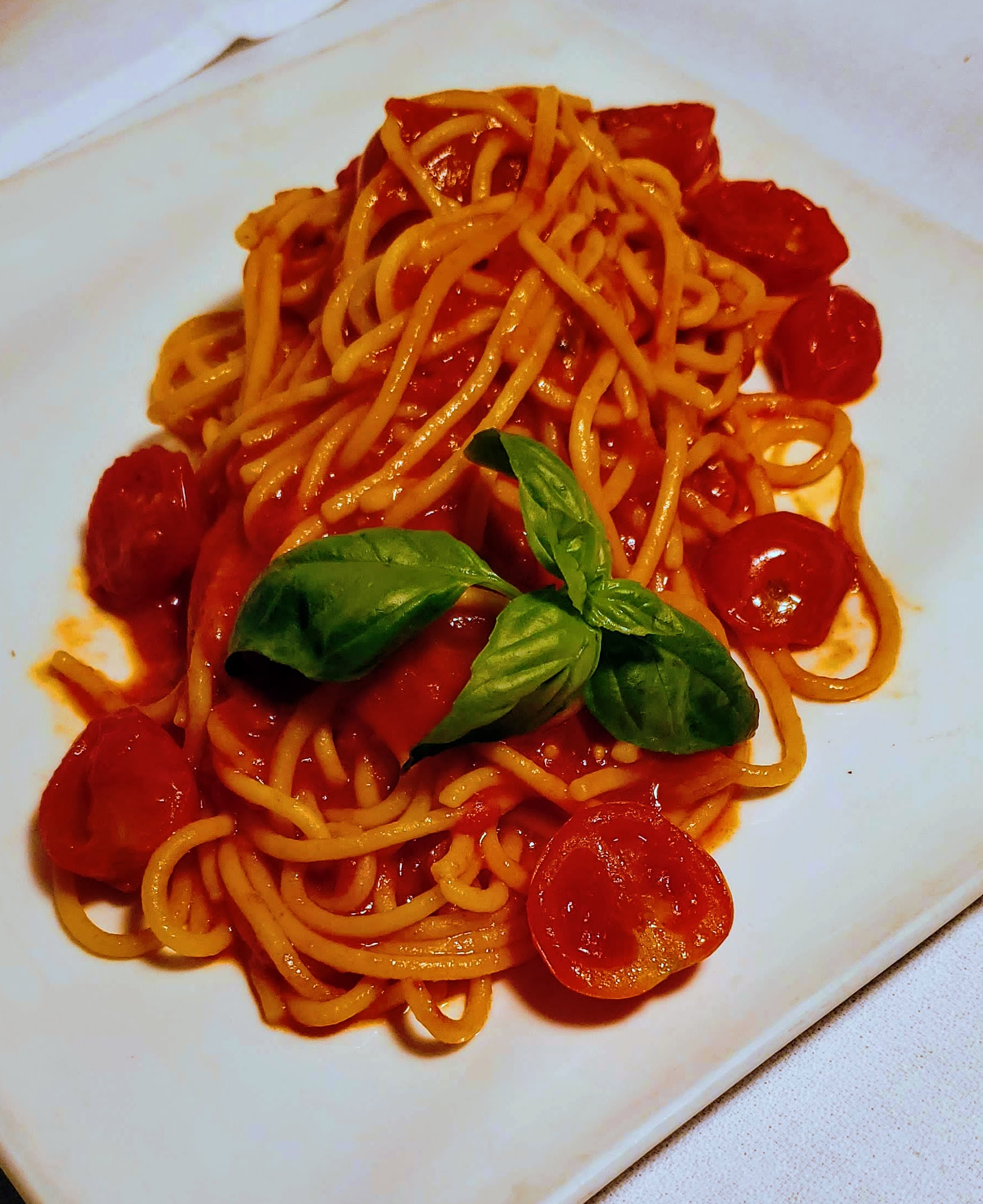 Order Spaghetti al Pomodoro Fresco food online from Giano restaurant store, New York on bringmethat.com