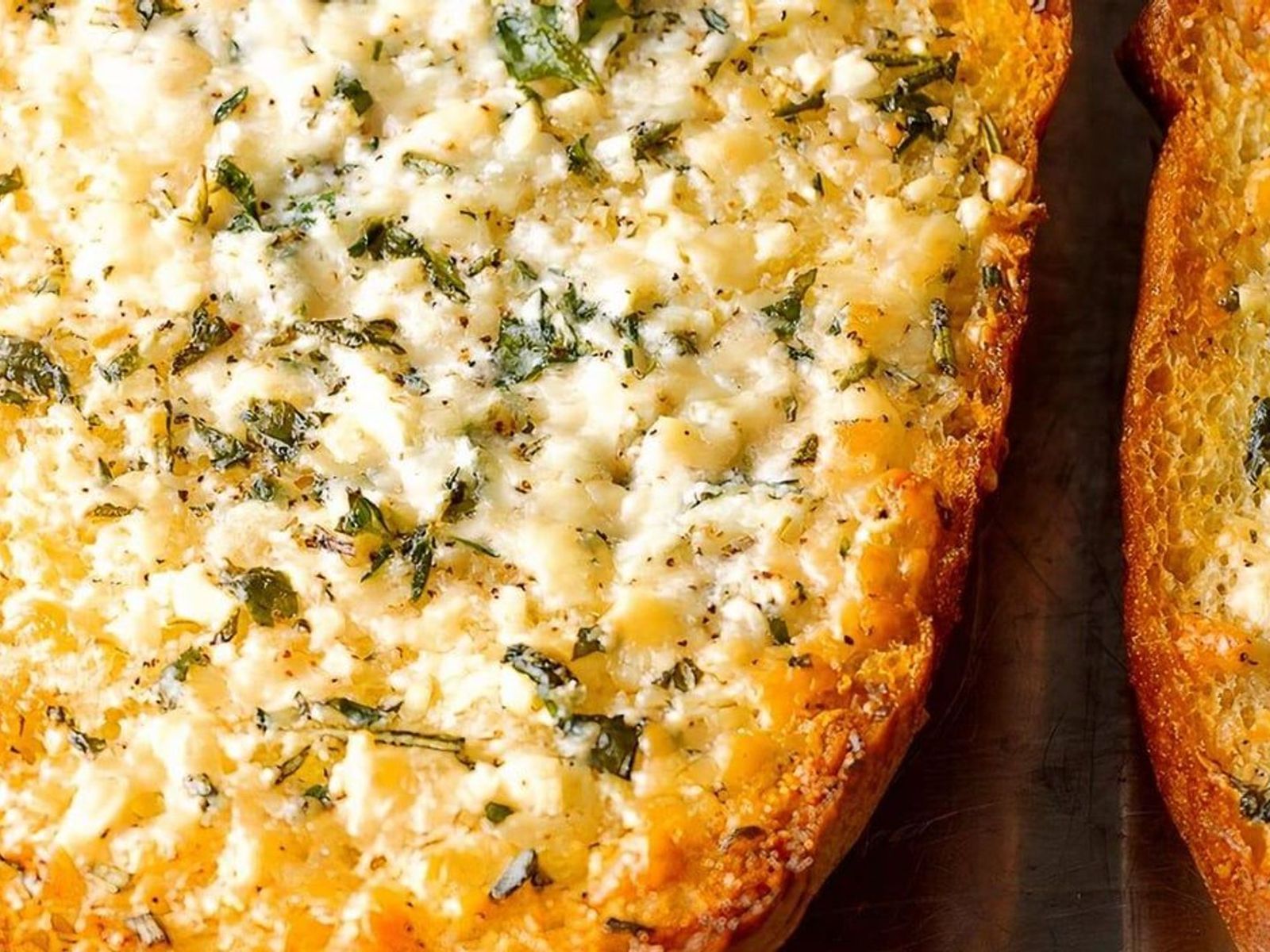 Order GARLIC BREAD food online from Lisa's Family Pizzeria store, Wakefield on bringmethat.com
