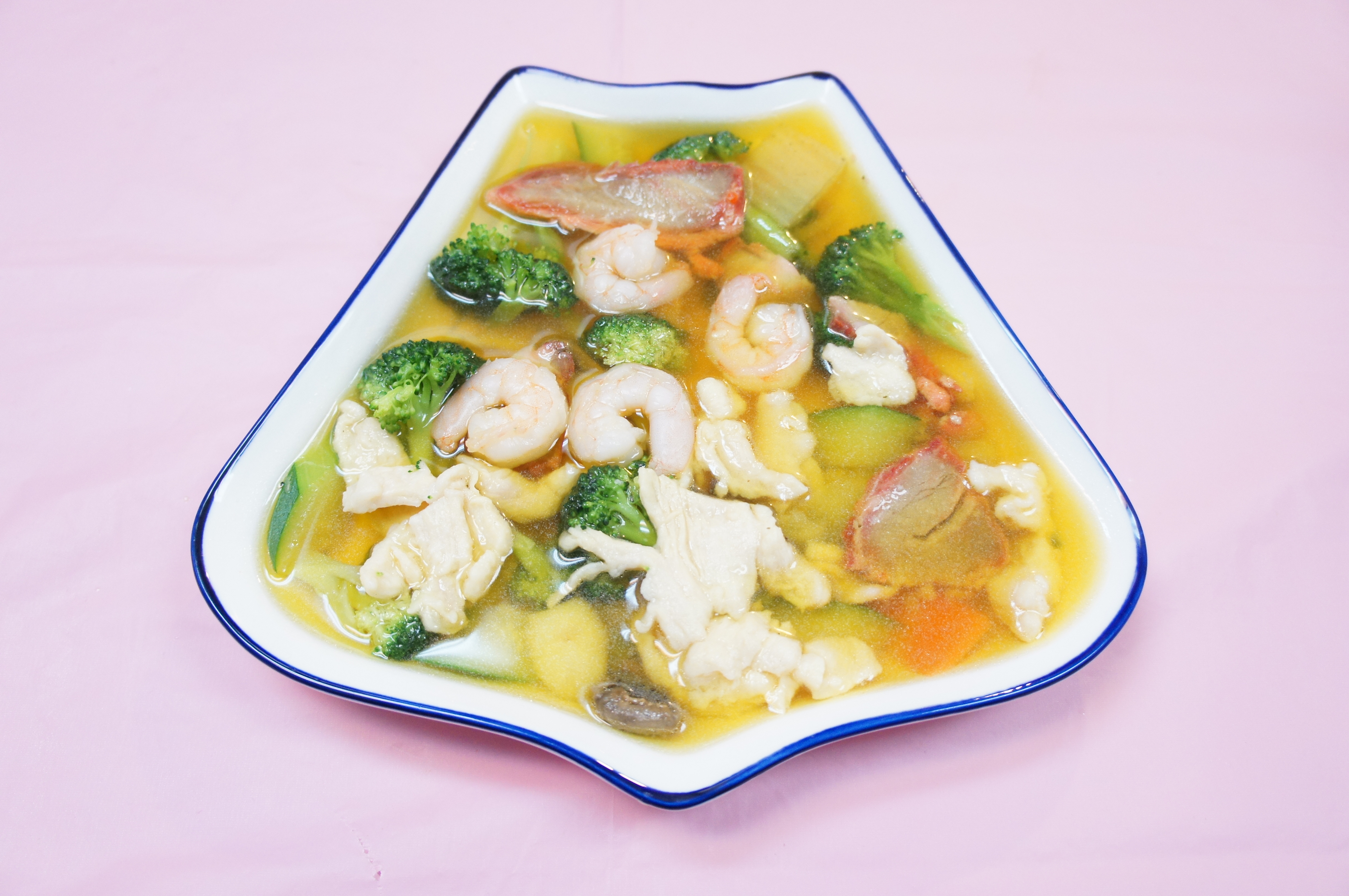 Order House Special Soup(LG)for 2 food online from Zhengs China Express store, Randallstown on bringmethat.com