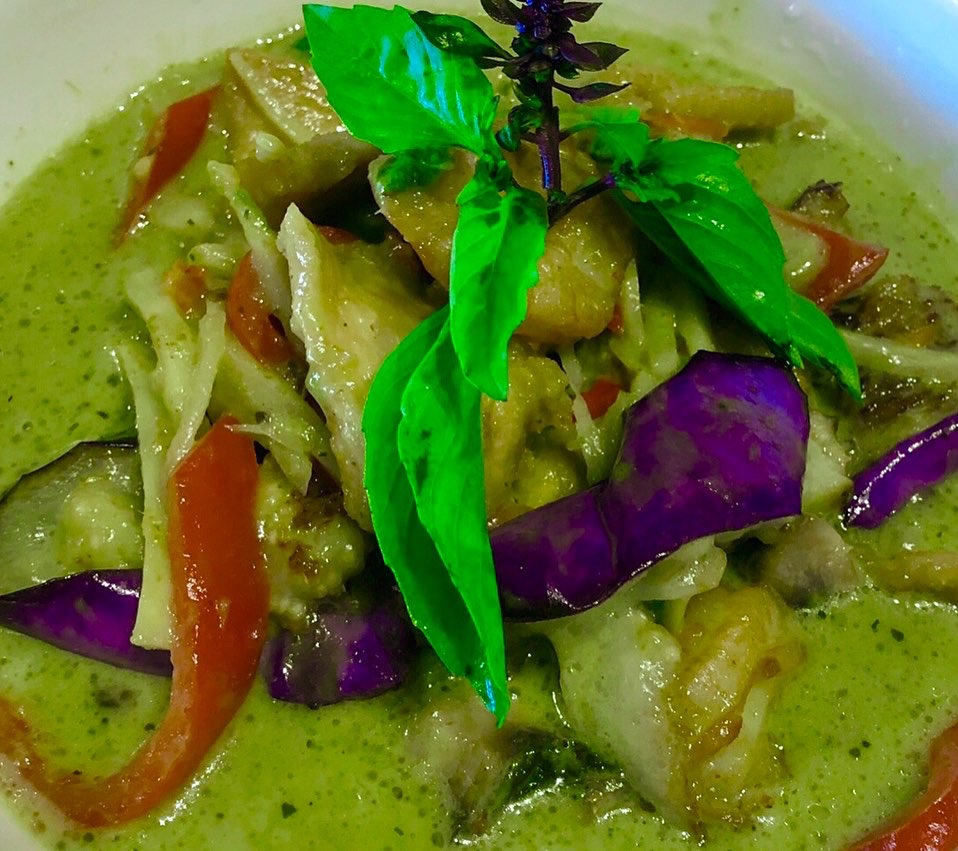 Order Green Curry food online from Sawaddee Thai Cuisine store, Antioch on bringmethat.com