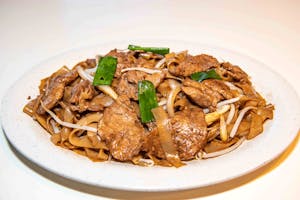 Order B11. Beef Chow Fun - Banh Pho Bo Xao food online from Cyclo Vietnamese Cuisine store, Chandler on bringmethat.com