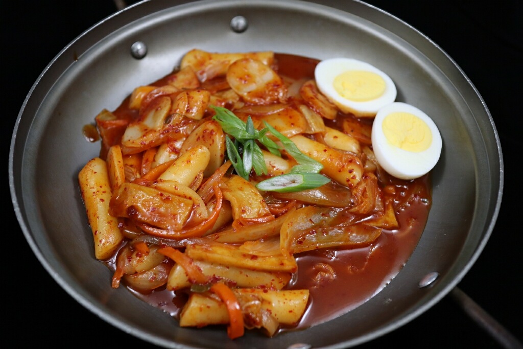 Order Duk Bo Ki food online from Kimchi Pop store, Chicago on bringmethat.com