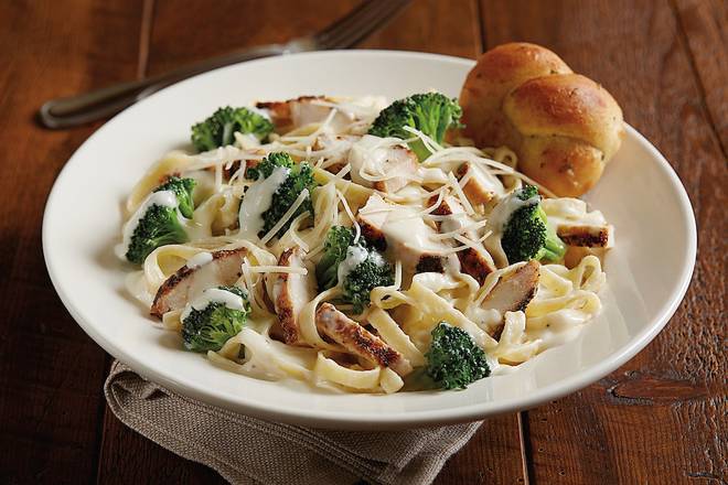 Order Grilled Chicken Alfredo food online from Bj Restaurant & Brewhouse store, Lakewood on bringmethat.com