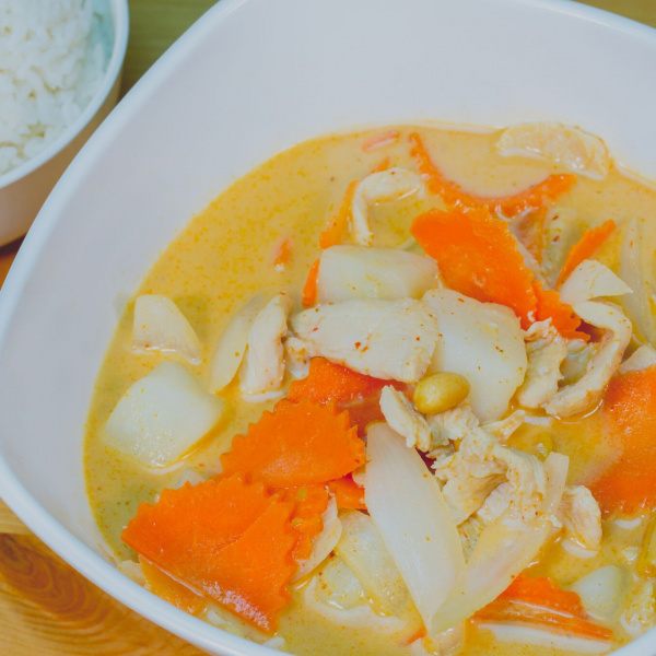Order C4. Masaman Curry food online from Mango thai cuisine store, West Newton on bringmethat.com