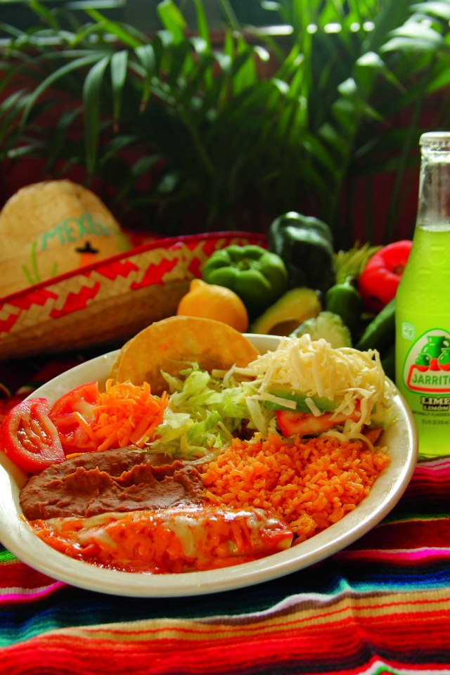 Order 46. Texano Combo Plate food online from Valle's Mexican Restaurant & Bar store, Waco on bringmethat.com