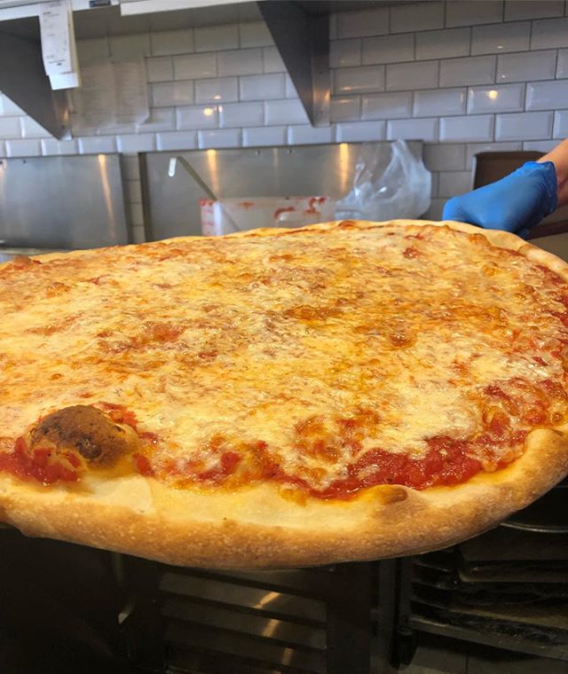 Order New York Classic Cheese Pizza food online from Fresco's Pizzeria store, New York on bringmethat.com