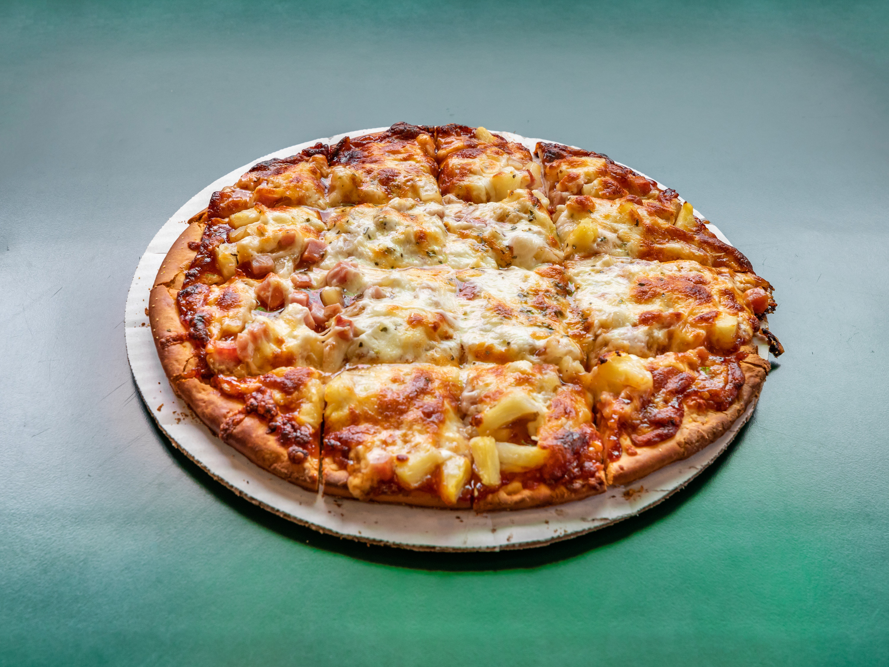 Order Hawaiian Pizza food online from Waldo Cooney's Pizza store, Worth on bringmethat.com