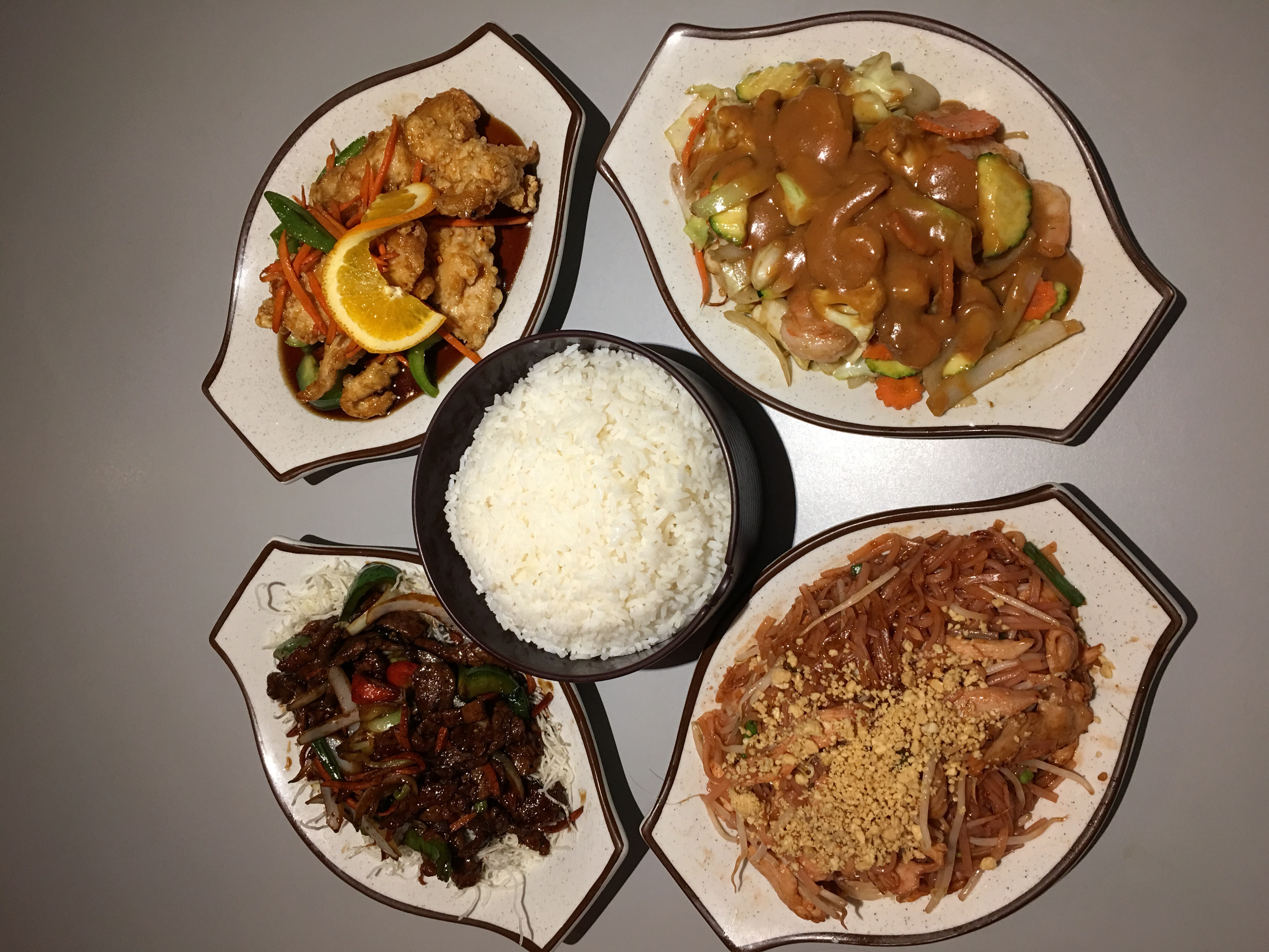 Order Family Meal Set Special for 3 People food online from Chiangmai Thai Restaurant store, Lynnwood on bringmethat.com