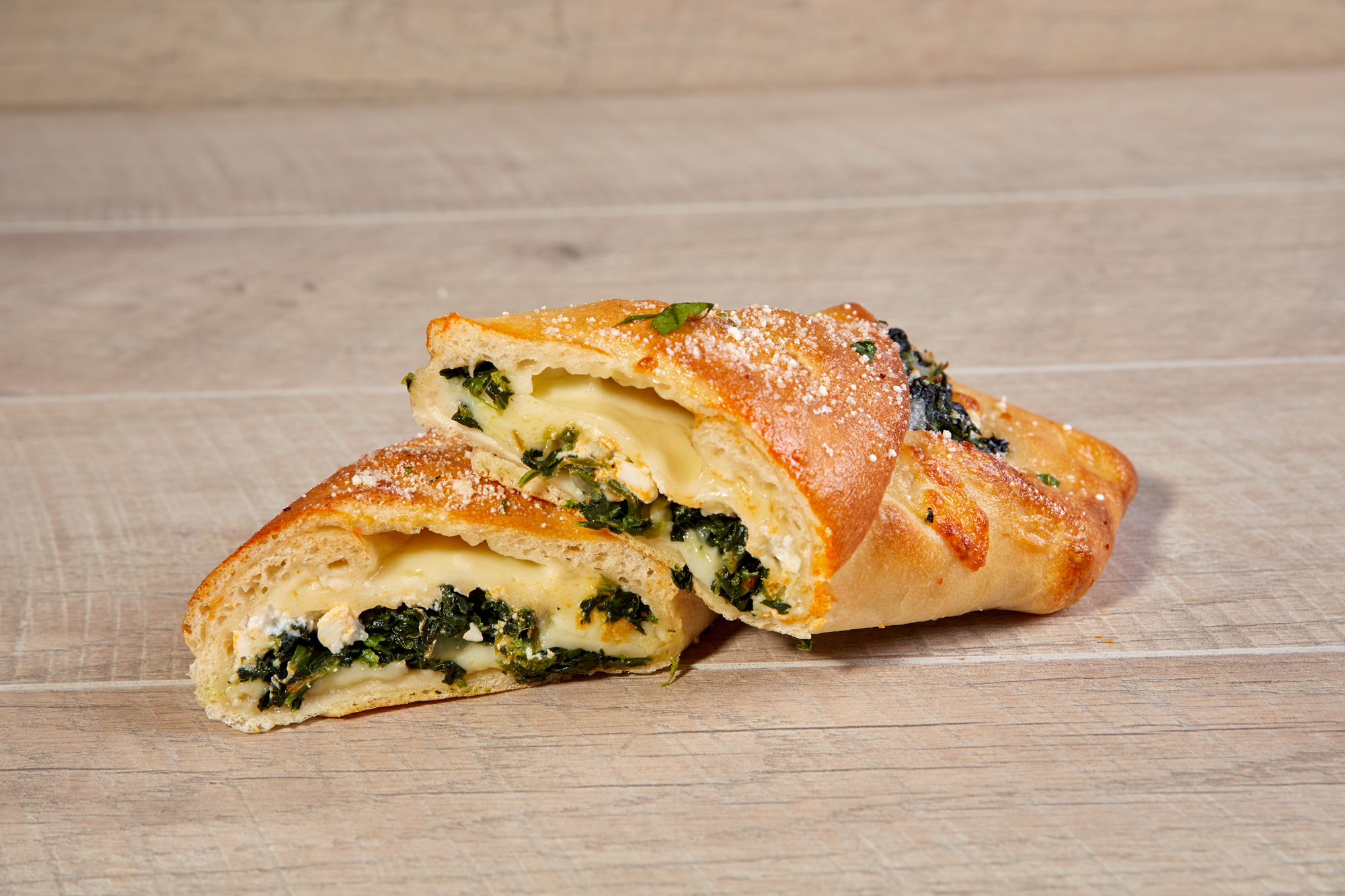 Order Spinach Roll food online from Mario Pizzeria store, Commack on bringmethat.com