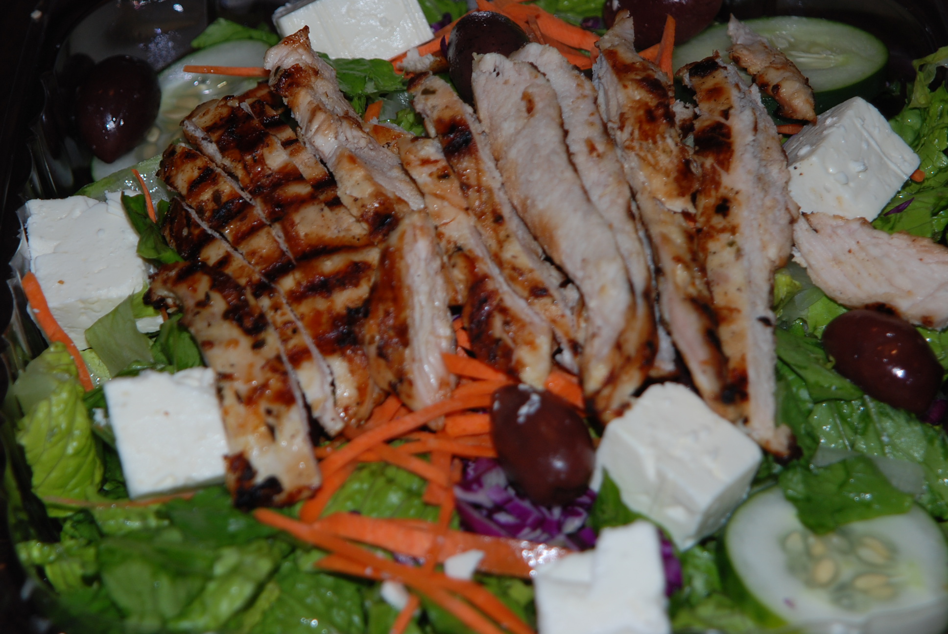 Order Greek Salad food online from Alfies Inn store, Glen Ellyn on bringmethat.com