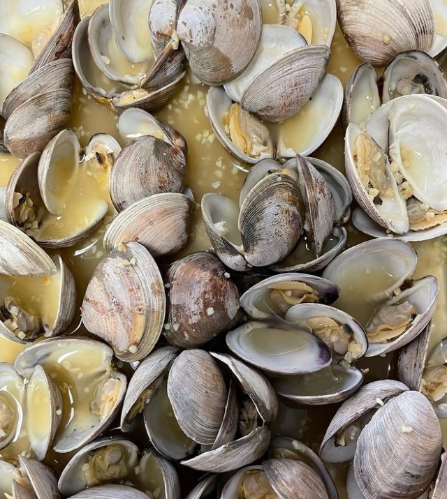 Order  Clam Steamers food online from Pj Buckets store, Ventnor City on bringmethat.com